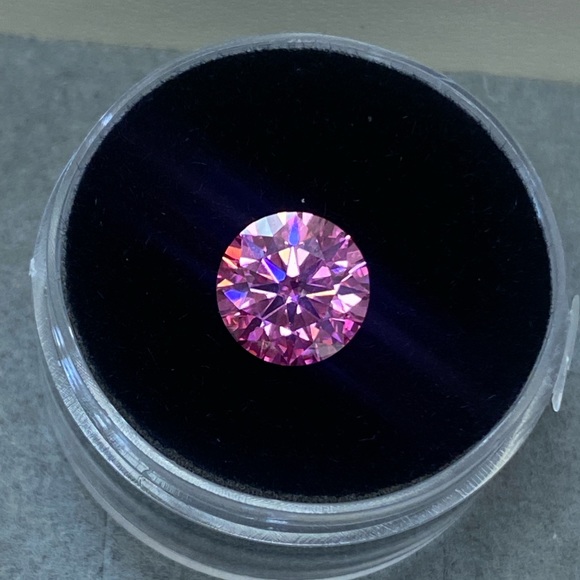 Certified, 2CT Pink Moissanite Diamond Loose (Hearts & Arrows) - Picture 15 of 16